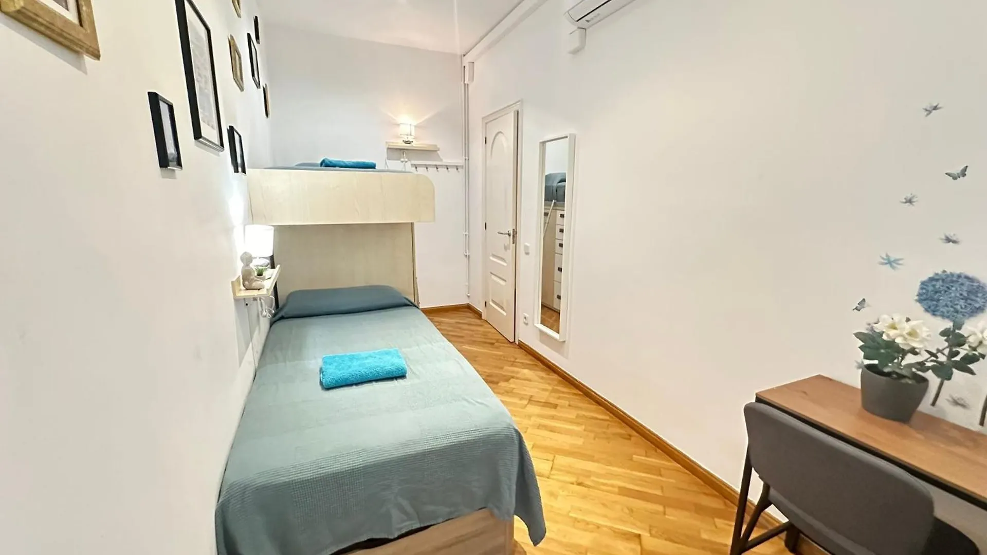 Alojamiento En Calabria Barcelona 0*,  Spanyolország